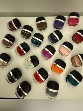 Lot of 20 MARC JACOBS Nail Colors
